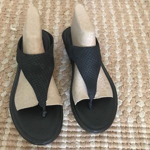 Fit Flop Leather Sandals. Excellent condition.